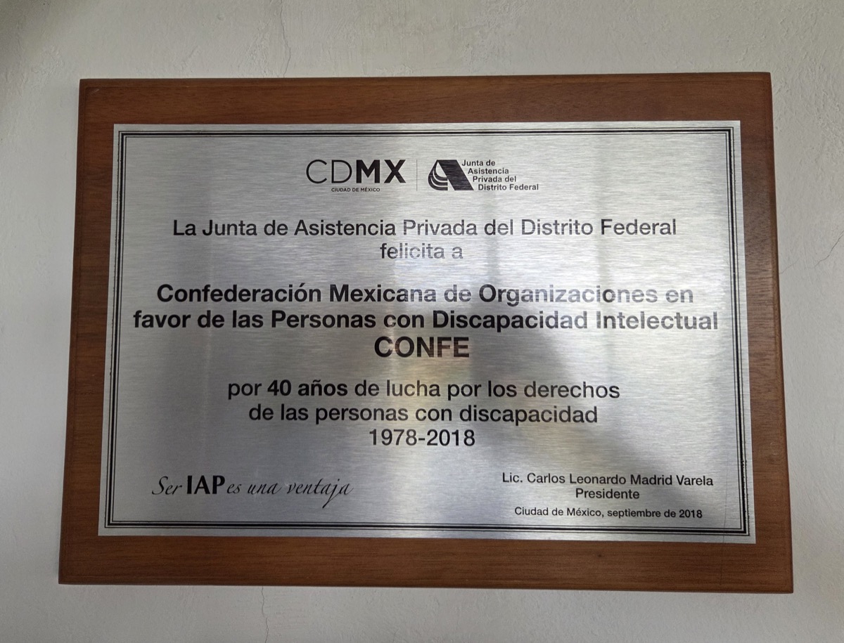 Distintivo CONFE